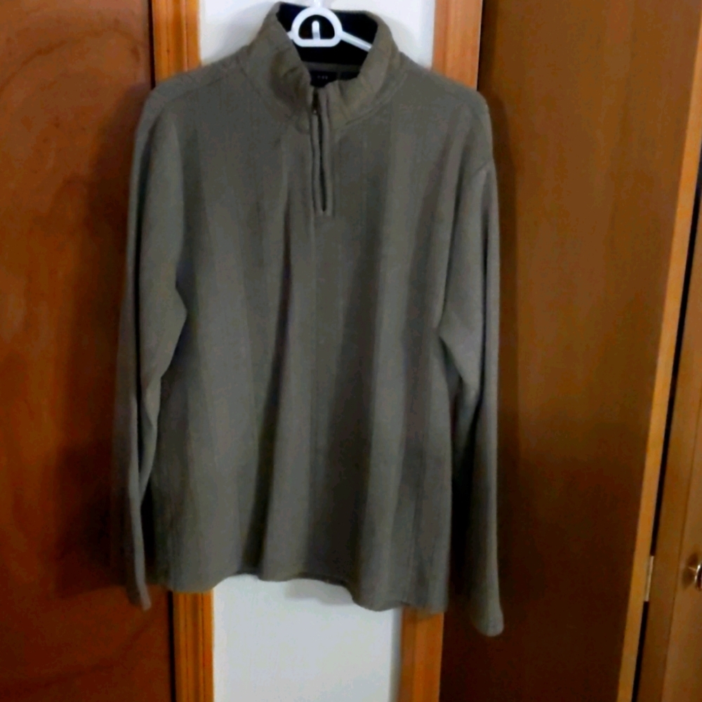 1/4 axcess Quarter Zip sweatshirt L